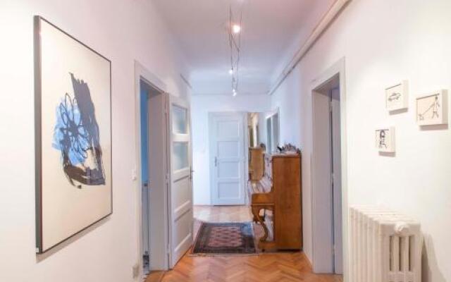 Tomas's apartment