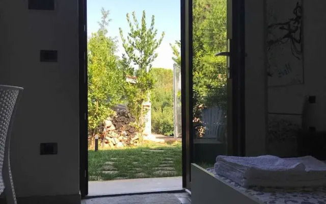 Dependance tra gli ulivi