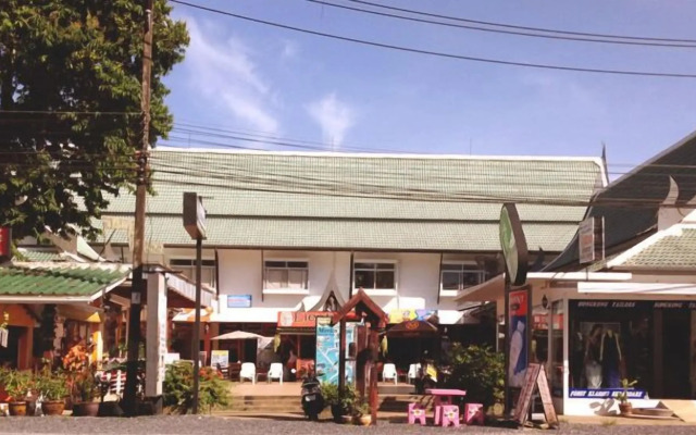 Merlin Plaza Apartments