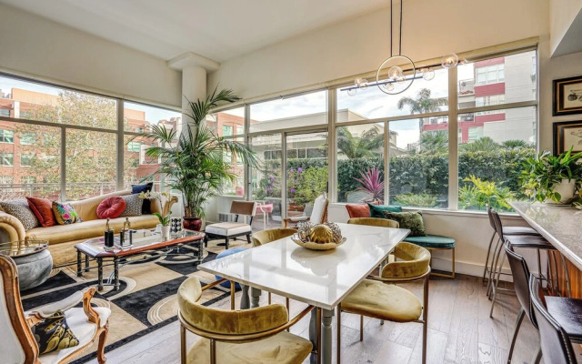 Luxe Condo w/ Private Patio & Perks in Emeryville!
