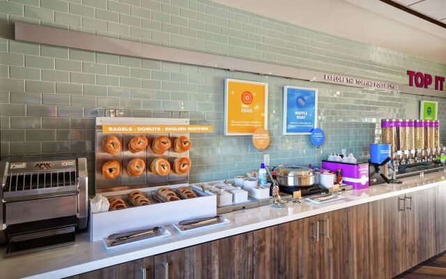 Tru by Hilton Louisville Airport