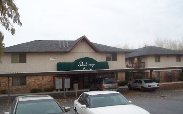 Parkway Suites