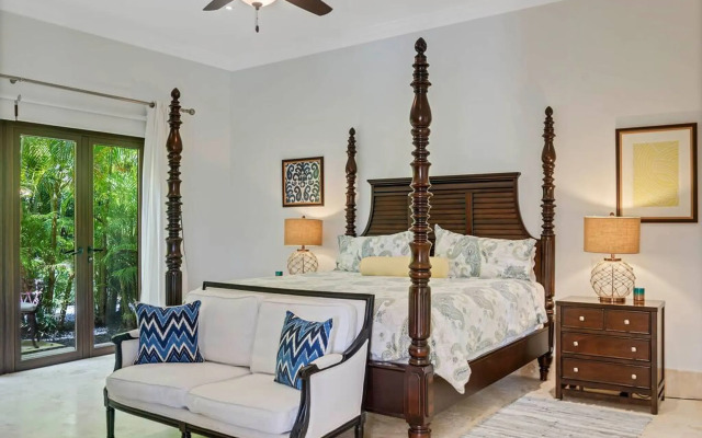 Sophisticated Villas With Private Pools and Staff