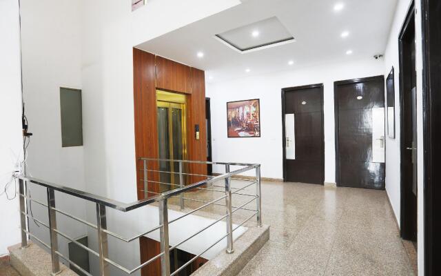 OYO 567 Hotel Royal Stay Inn