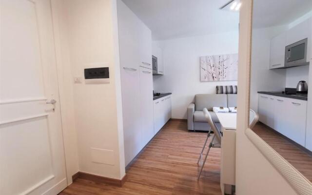 Hostdomus - Smart Tech Apartment