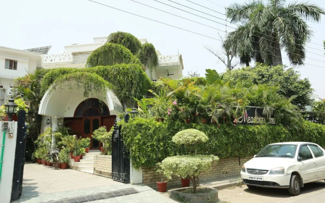 OYO 8844 Meadows Inn