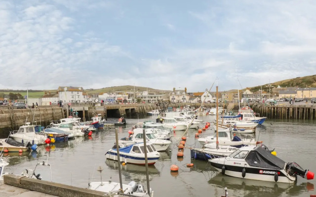 West Bay Holiday Home