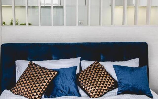 Hypnotize Apartment Glamour