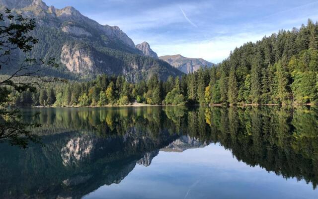 Chalet Tovel - Mountain Lake