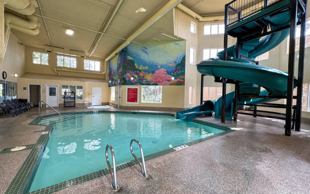 Super 8 by Wyndham Edmonton South
