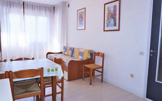 Belvilla by OYO Inviting Apartment With Pool