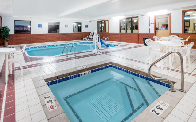 Days Inn by Wyndham Watertown