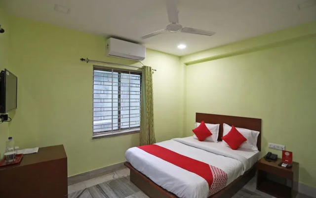 Oyo 24312 Maple The Residence