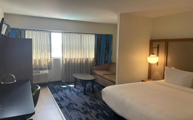 Fairfield by Marriott Inn & Suites Charleston Downtown