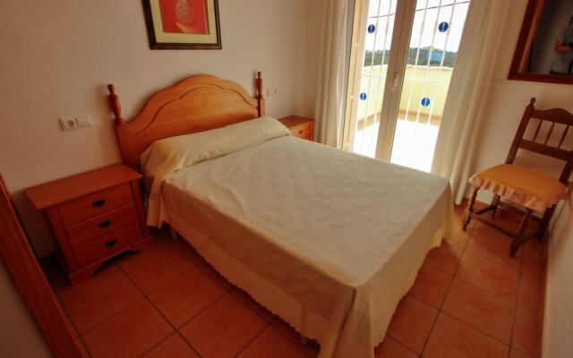 Estrelizia - pretty holiday property with garden and private pool in Calpe