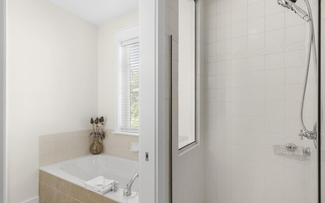 1285 Laurel Grove 'seabatical'