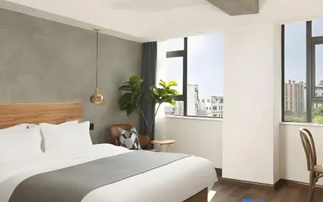 Kaiya Hotel (Kunming Yuantongshan Honghui Hospital Store)