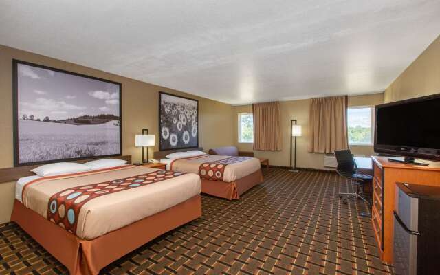Super 8 by Wyndham Ottawa