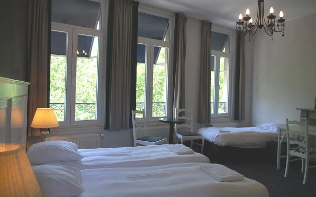 Hotel1875