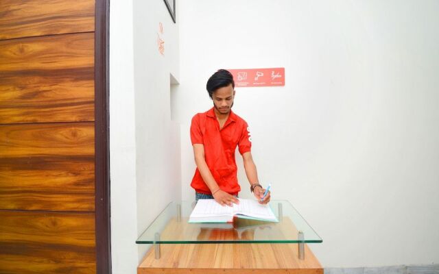 OYO 38787 Hotel Red Rose