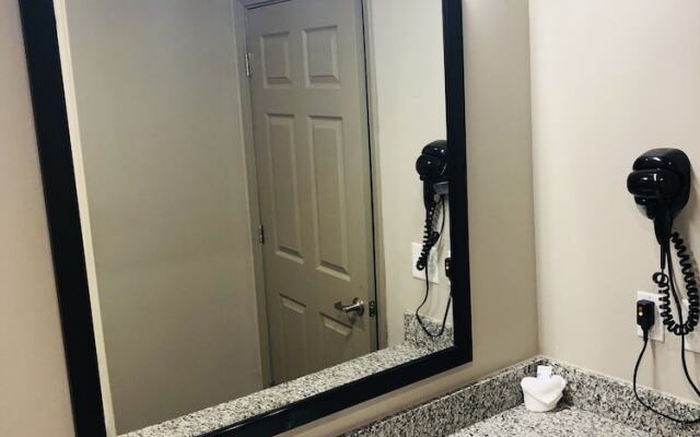 Catoosa Inn & Suites @ Hard Rock Casino