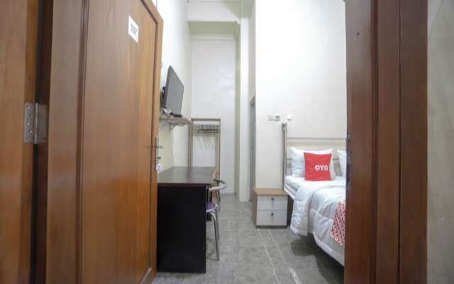 OYO 93987 Suropati 2 Guest House