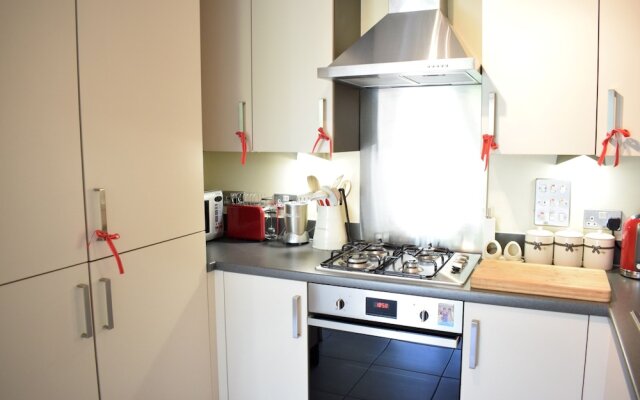 Stylish Apartment With Balcony In Finsbury Park