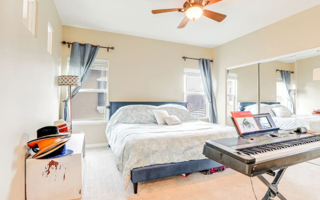 Modern California Escape Near Kayaking & Downtown!
