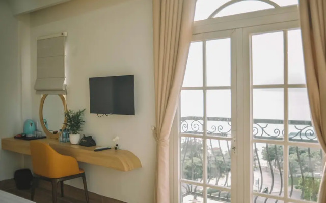 La Palma Hotel & Spa Sunset Town Phu Quoc
