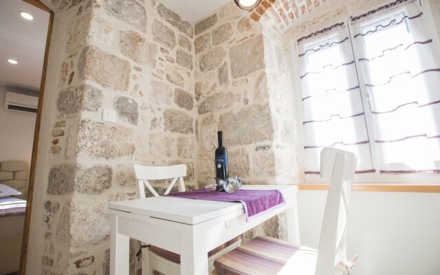 Sir George Luxury Suites