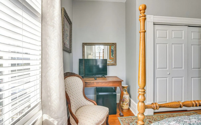 Walk to the Strand: Hideaway Haven Retreat