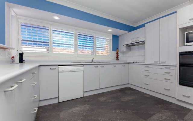 Sandy Point Road, 151