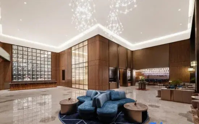 Shangrao High Speed Railway Station Crystal Orange Hotel