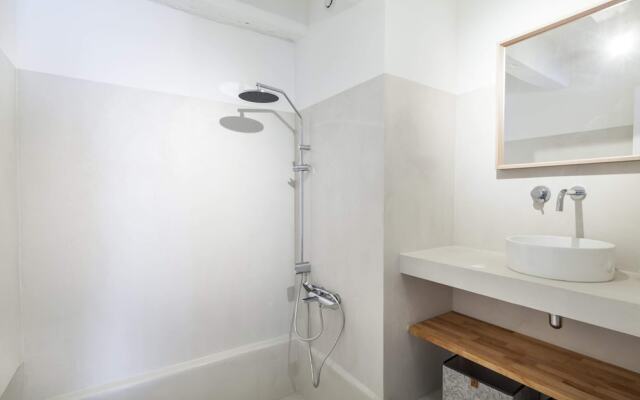 T2 Atypical in Marseille