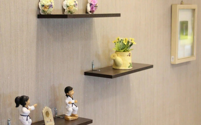 41st Guest House