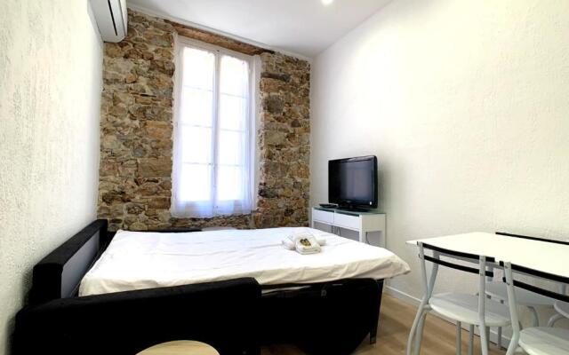 Renovated apartment AC - wifi - 2-4pers - Center Antibes rue James Close