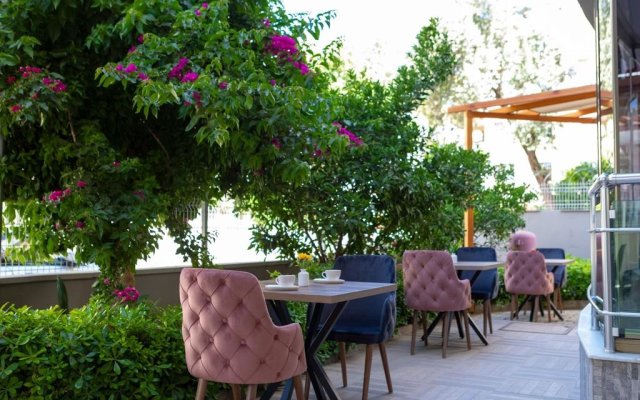 Toprak Hotel