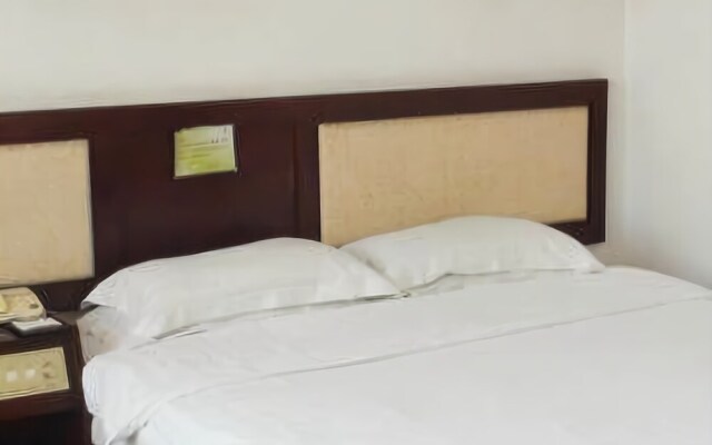 Golden Coast Hotel