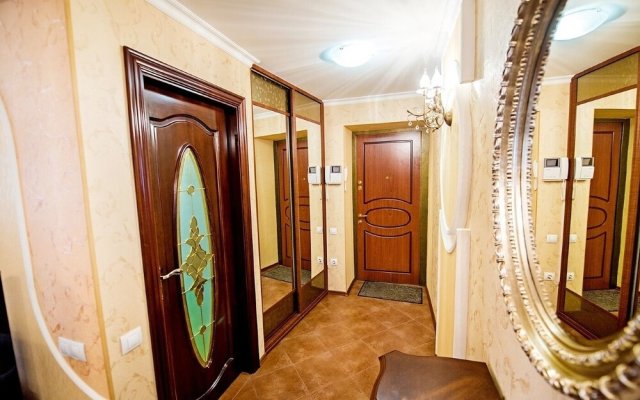 Apartment on Svetlanskaya 183