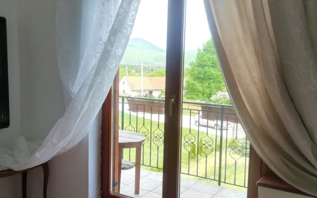 House With 3 Bedrooms in Donji Lapac, With Wonderful Mountain View, Pr