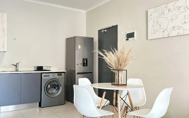 Humble Abode - 93 On New - Midrand