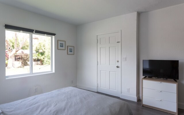 Cozy and Modern 2B-2B Home