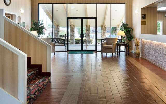 Quality Inn Magnolia