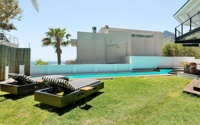 Neighbourgood First Crescent