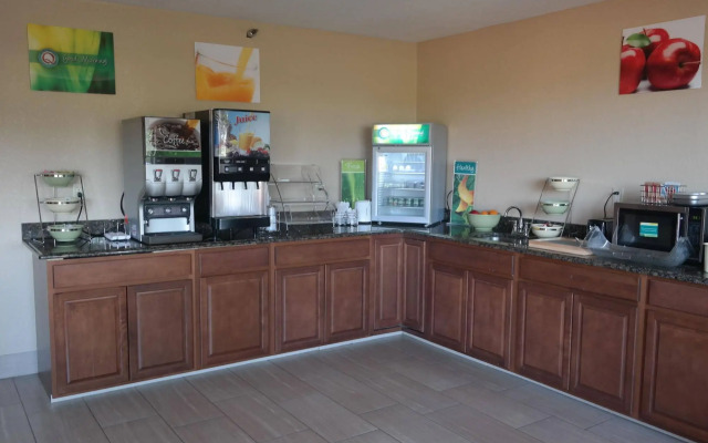 Super 8 by Wyndham Sturtevant/Racine