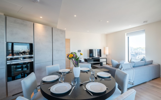 Luxurious Victoria Home by the Apollo Theatre