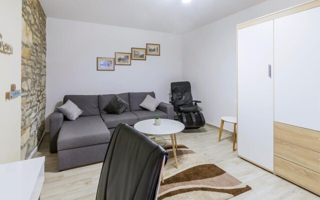 Nice Apartment in Pula With Wifi and 2 Bedrooms