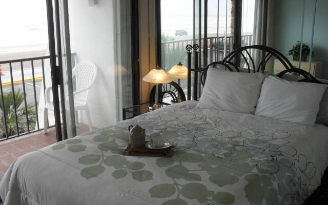 By The Sea Gulf View Deluxe Condo