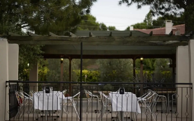 Petit Garden Hotel