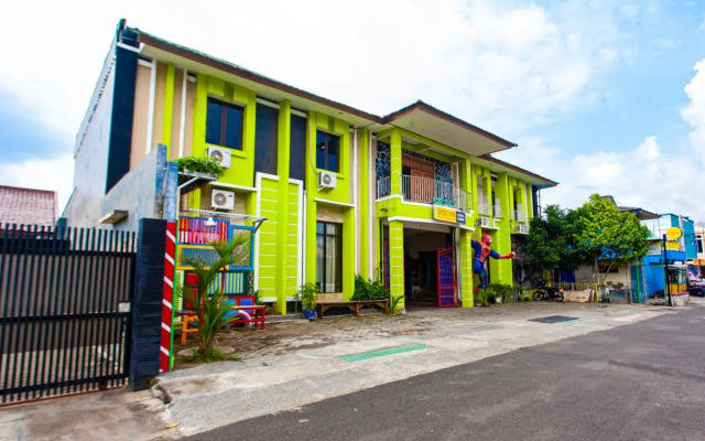 SPOT ON 2815 Hotel Damai